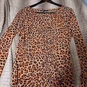 Macy's I.N.C. brand leopard print sheer blouse w/ front ruching detail. Size 2x